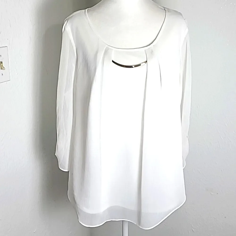 Roz & Ali White Blouse with Chiffon Overlay & Gold Bar Accent, Size 1X - Picture 1 of 9